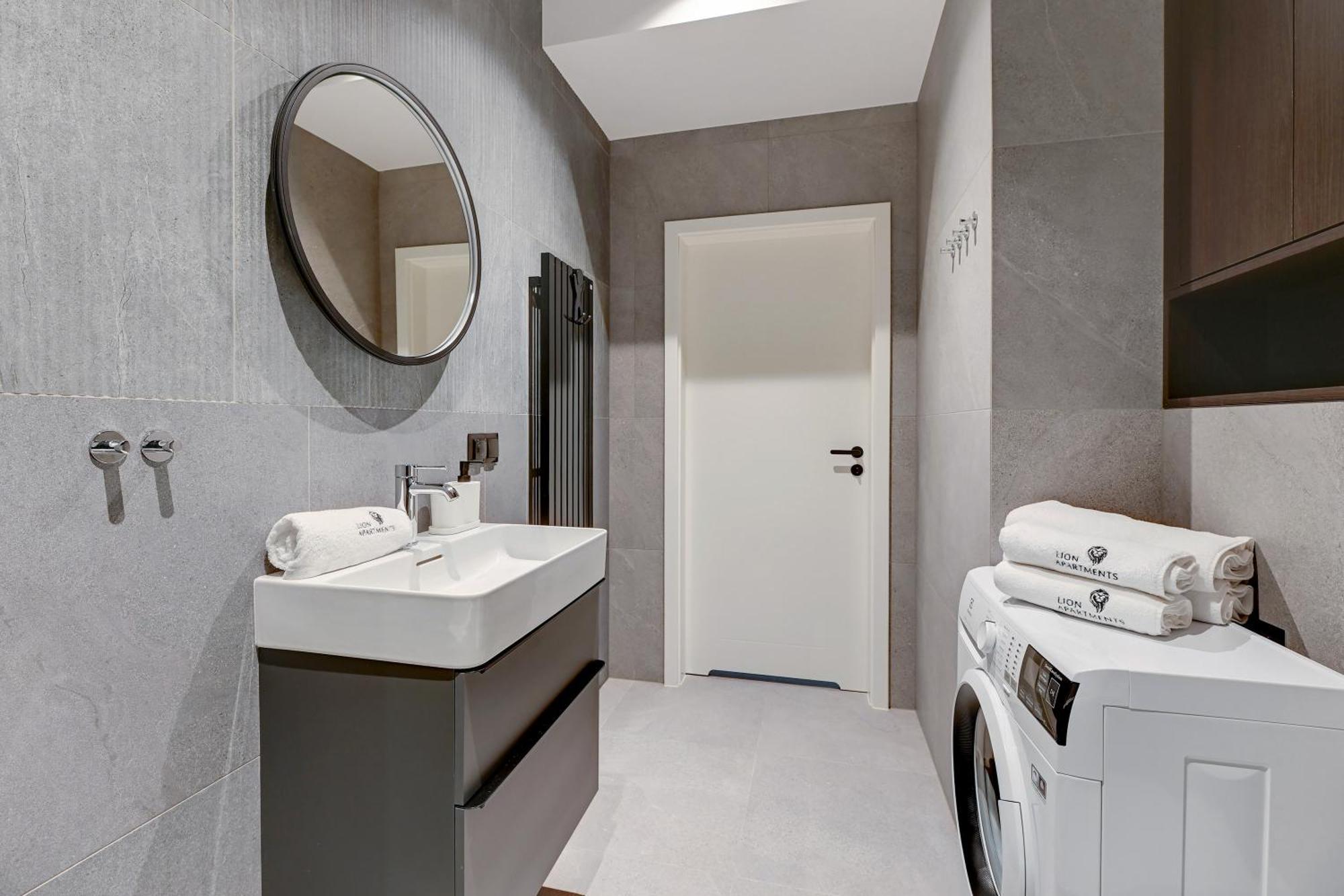 Scala 60D City Center Apartments With Parking By Lion Apartments グダニスク エクステリア 写真